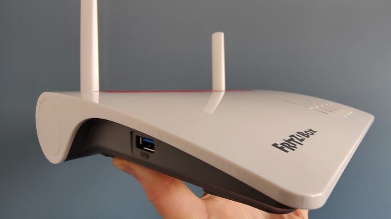 AVM FritzBox 6890 LTE Featured Image